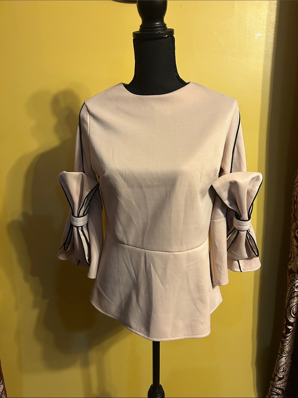 Womens Blush Bow-Sleeve Peplum Top